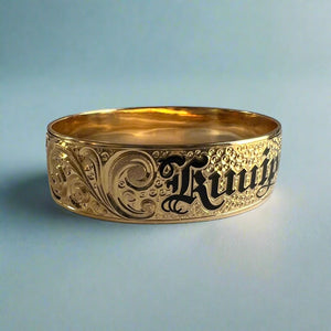 Old English & Hibiscus 18mm "Kuuipo" Hawaiian Bangle Bracelet in 14K Yellow Gold
