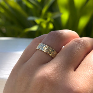 6mm flat Hawaiian ring with hibiscus flowers