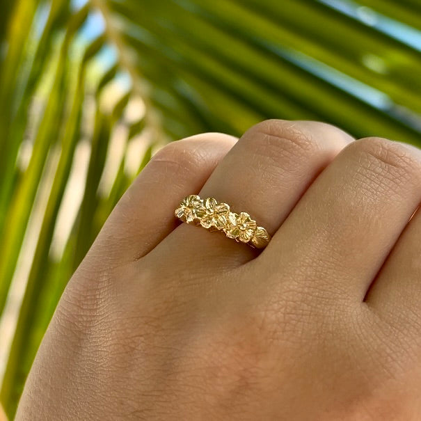 Three Small Hibiscus Hawaiian Flower Ring in 14K Yellow Gold