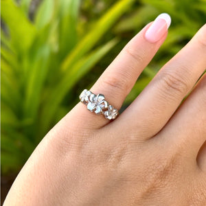 Scalloped Three Plumeria with Ridge Hawaiian Flower Ring in 14K White Gold