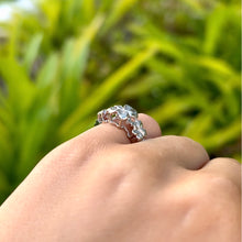 Load image into Gallery viewer, Scalloped Three Plumeria with Ridge Hawaiian Flower Ring in 14K White Gold
