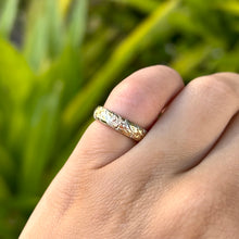 Load image into Gallery viewer, Multicolor Hawaiian Haku Leilani 4mm Ring in 14K Gold
