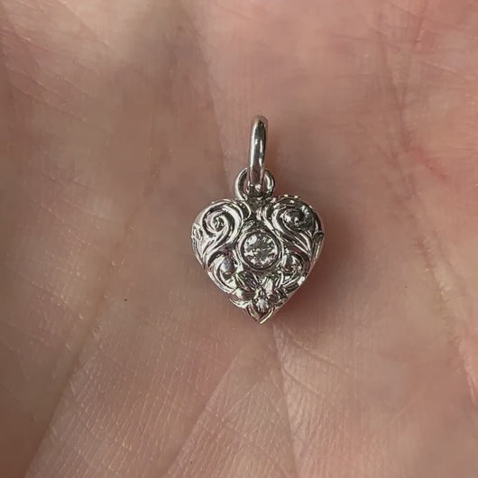 Small heart Pendant with diamond and engraving