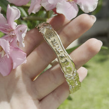Load and play video in Gallery viewer, Scalloped Maile w/ Diamond Chevron 12mm Hawaiian Bangle in 14K Yellow Gold
