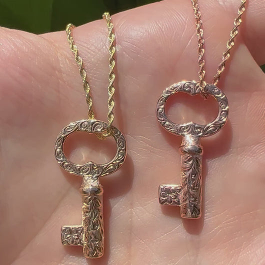 Hawaiian Key pendants with engraving 