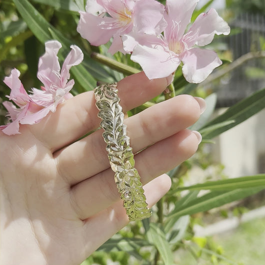 Engraving design on Hawaiian Bracelet