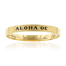 Load image into Gallery viewer, Gold Hawaiian Heirloom Bracelet with ALOHA OE in black enamel
