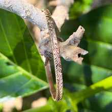 Load image into Gallery viewer, Shiny Maile Hibiscus &amp; Plumeria 4mm Hawaiian Bangle in 14K Pink Gold
