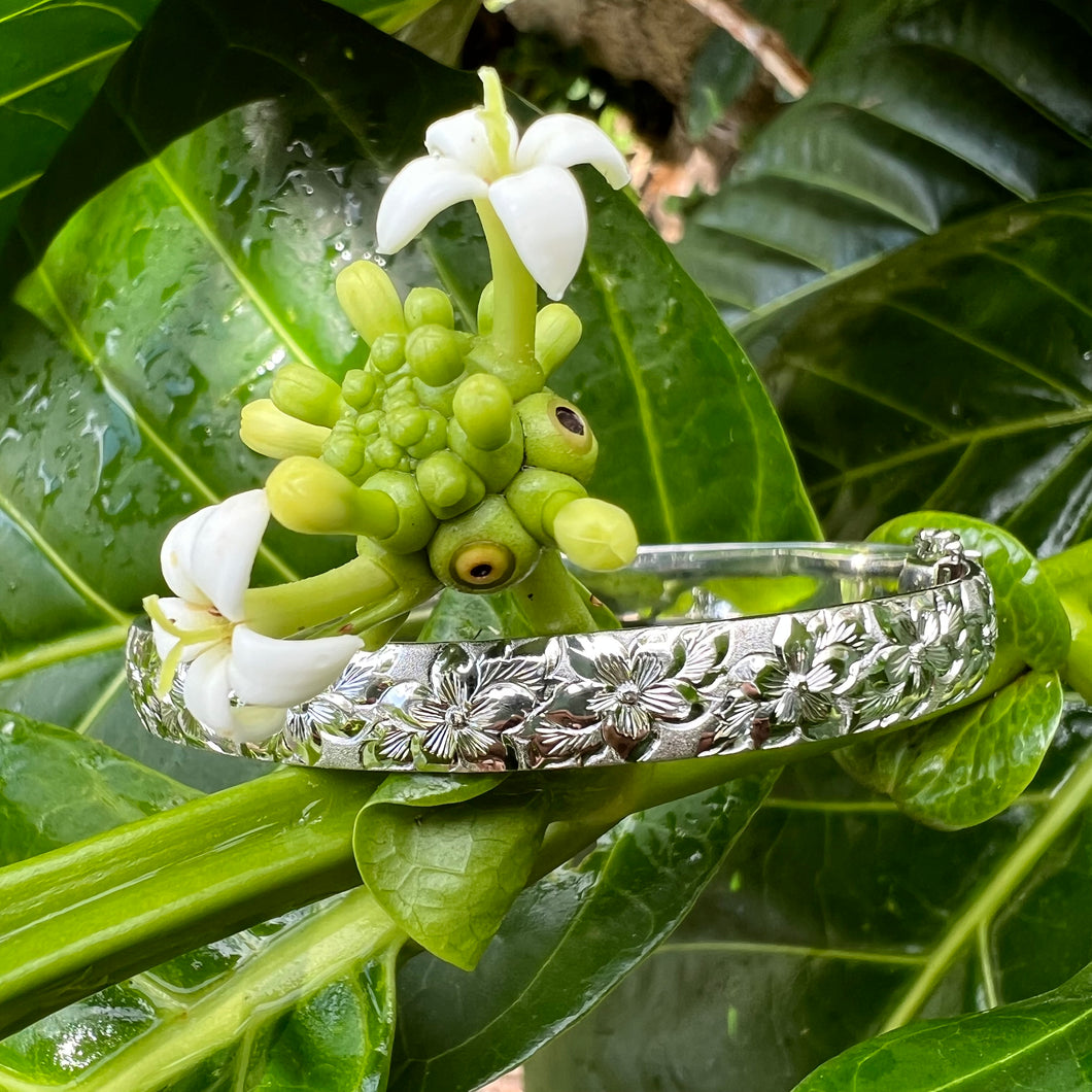 Hibiscus w/ Leaves 8mm Hawaiian Bracelet 14K White Gold