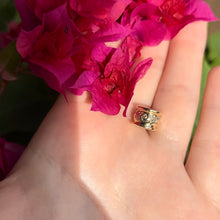 Load image into Gallery viewer, Baby Hawaiian Bead w/ Old English Design
