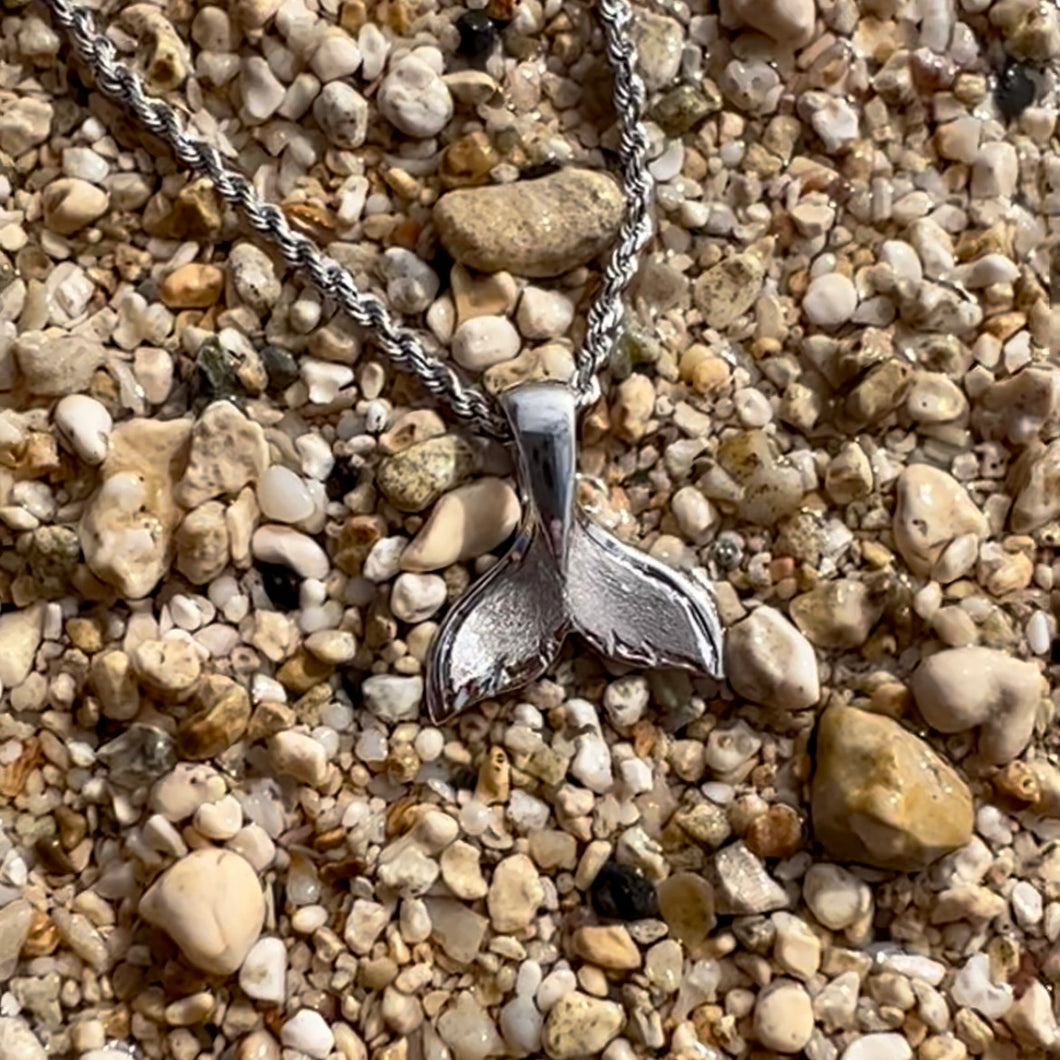 Baby Whale Tail in 14K White Gold