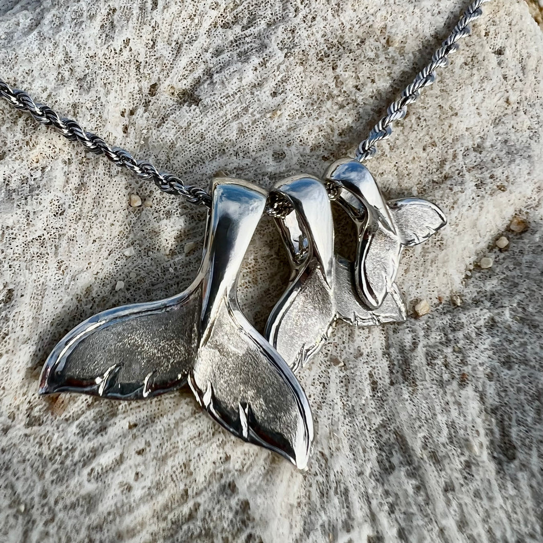 Medium Whale Tail in 14K White Gold