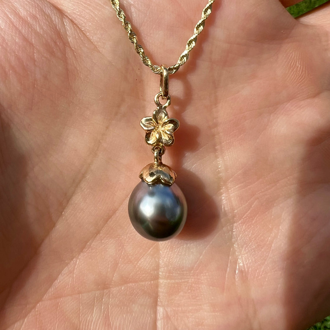 Plumeria Hawaiian Pendant with Tahitian Black Pearl