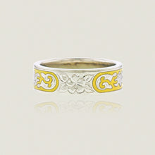Load image into Gallery viewer, Ali&#39;i 6mm Flat Ring w/ Plumeria flower and Old English design in yellow enamel - Philip Rickard
